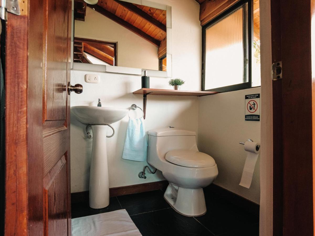 Volare Guatape Isla Hostel Exterior photo