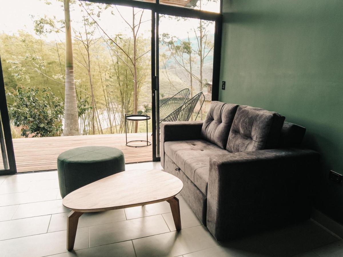Volare Guatape Isla Hostel Exterior photo