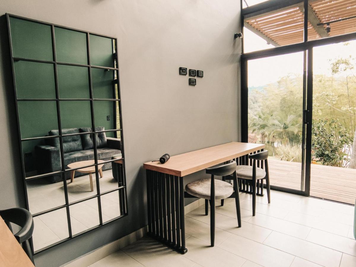 Volare Guatape Isla Hostel Exterior photo